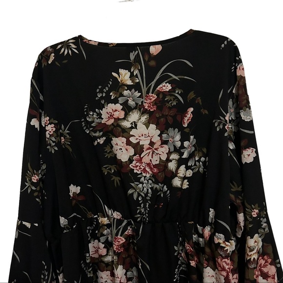 NWOT Black Floral Surplice V-Neck Bell Sleeve Dress 4XL - Picture 9 of 16